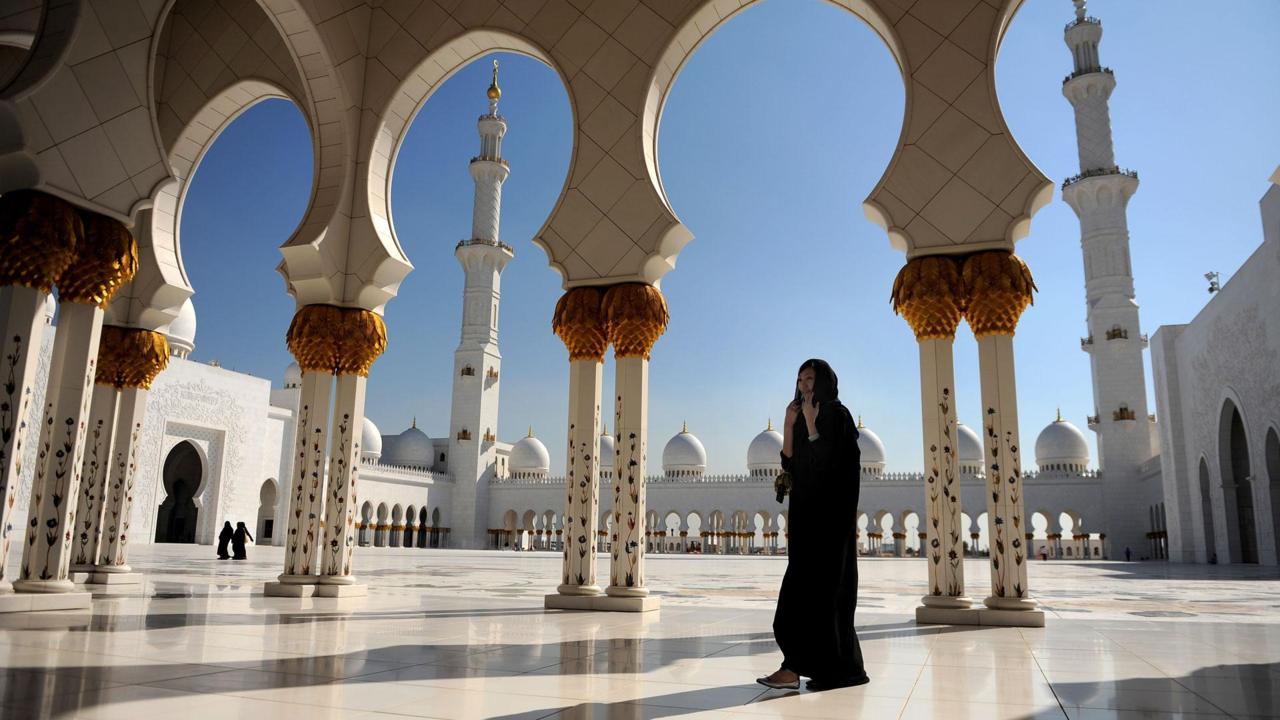 Bolehkah Wanita Haid Masuk Masjid? Ini Hukum dan Penjelasan Lengkapnya