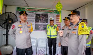 Kapolda Sumut, Irjen Whisnu meninjau pos pengamanan.(Istimewa)