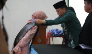 Wakil Bupati Tapanuli Selatan Jafar Syahbuddin Ritonga saat Wisuda puluhan Siswa/siswi MAN IC Tapsel, Sabtu (12/4-25). Foto : BP/Ist