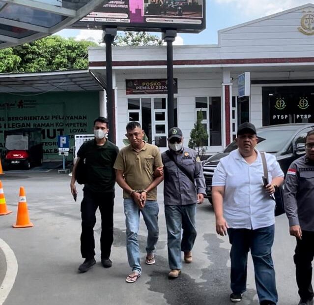 Tim Kejaksaan menangkap DPO.(Istimewa)