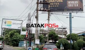 Baliho diduga melanggar Perwal di Jalan Guru Patimpus Medan.(harianbatakpos.com).