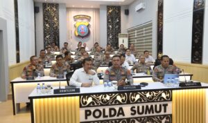 Kapolda Sumut Irjen Whisnu memimpin zoom.(Istimewa).