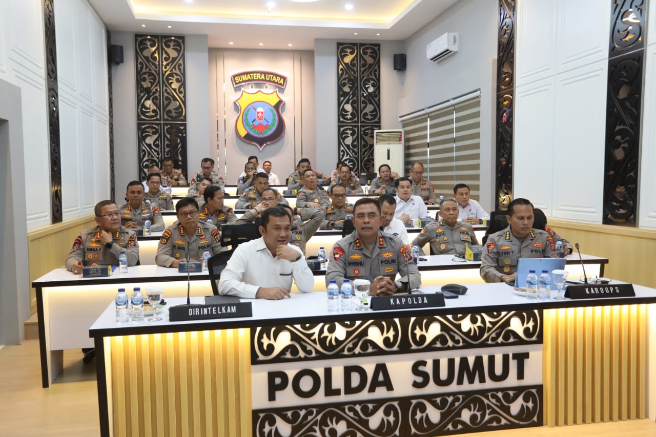 Kapolda Sumut Irjen Whisnu memimpin zoom.(Istimewa).