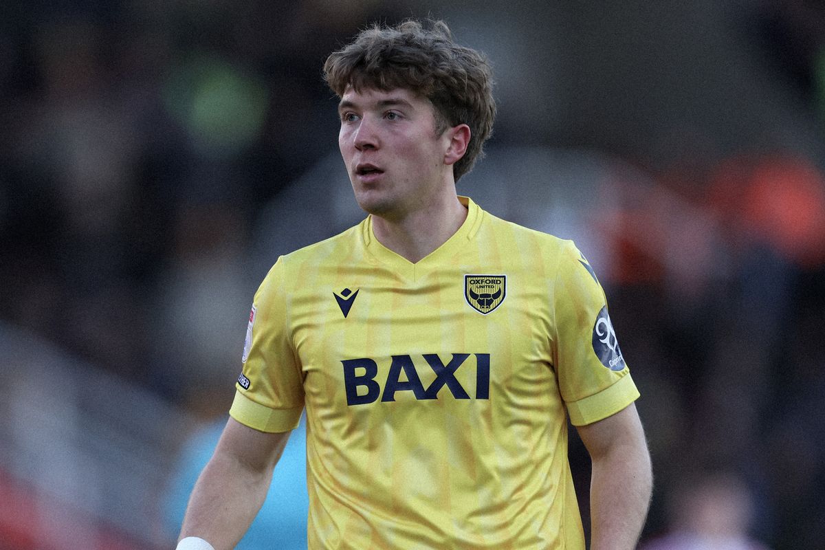 Prediksi Skor Oxford United vs QPR, EFL Championship Musim 2024/2025, 10 April 2025