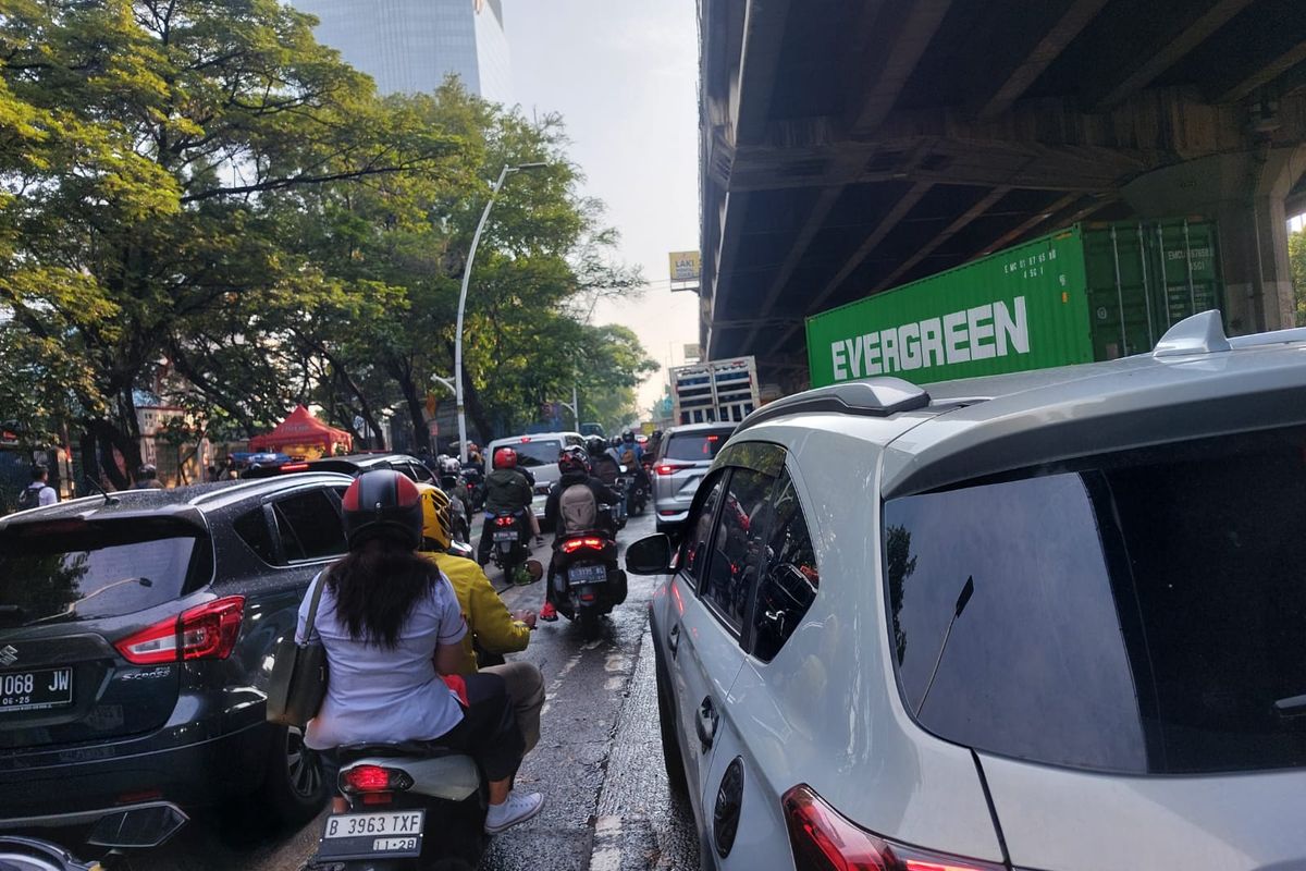 Kemacetan Tanjung Priok: Kapal Sandar di Luar Jadwal Perparah Lalu Lintas Jakarta Utara