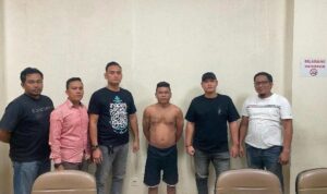 Viral! Pengendara Mobil Diancam Pria Bersenjata Tajam di Pekanbaru, Pelaku Ditangkap