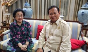 Potret momen pertemuan empat mata Prabowo Subianto dengan Ketua Umum PDIP Megawati Soekarnoputr (detik.com)i