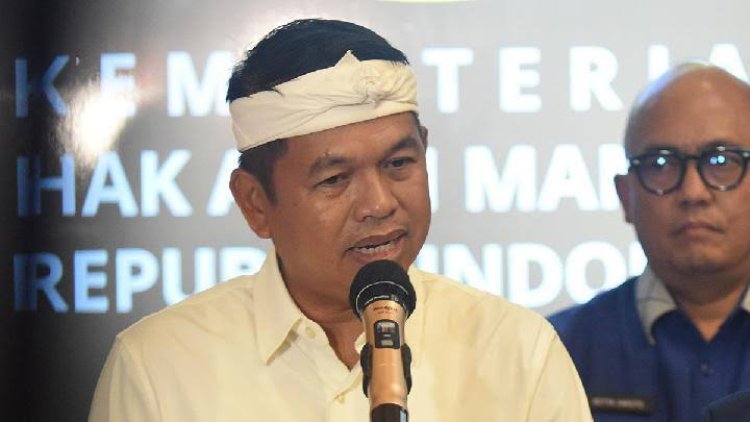 Dedi Mulyadi Kunjungi Anak Keluarga Korban Ledakan Amunisi di Garut (lambeturah.co.id)