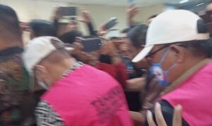 Kejaksaan Negeri (Kejari) Kota Bekasi menetapkan mantan Kepala Dinas Pemuda dan Olahraga (Kadispora) Kota Bekasi, AZ, sebagai tersangka dugaan korupsi (detik.com)