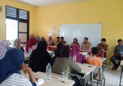 wali murid SMPN 4 Gunung Putri (kompas.com)