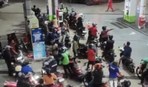 Warga Balikpapan Keluhkan Kelangkaan BBM (kompas.com)