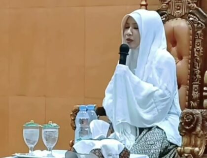 Diduga Seorang Waria Dirikan Paguyuban di Kendal Hingga Jadi Ustazah (Lambeturah.co.id)