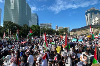 Massa Padati Kawasan Monas dalam Aksi Bela Palestina (detik.com)