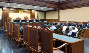 Tujuh terdakwa pihak swasta kasus dugaan korupsi tata kelola komoditas emas Antam (detik.com)