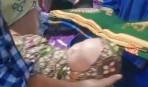 Upacara turun mandi (lambeturah.co.id)