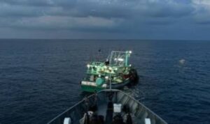 Ratusan Kapal Vietnam Diduga Bebas Tangkap Ikan di Laut Natuna (lambeturah.co.id)