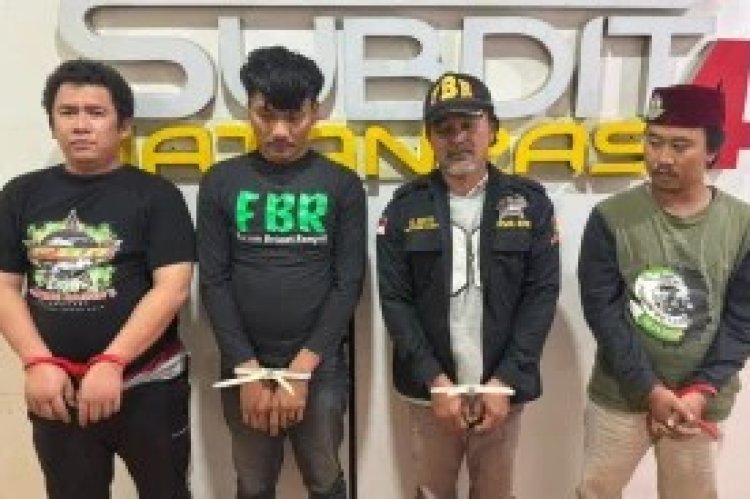 Ketua Ormas FBR Bojongsari Diamankan Jatanras PMJ Gegara Peras Pedagang (lambeturah.co.id)