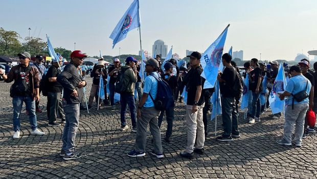 6 Tuntutan Buruh dalam Aksi May Day di Monas