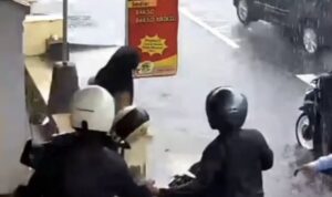 pembegalan terhadap seorang siswi SMK di depan SMKN Klakah (Lambeturah.co.id)