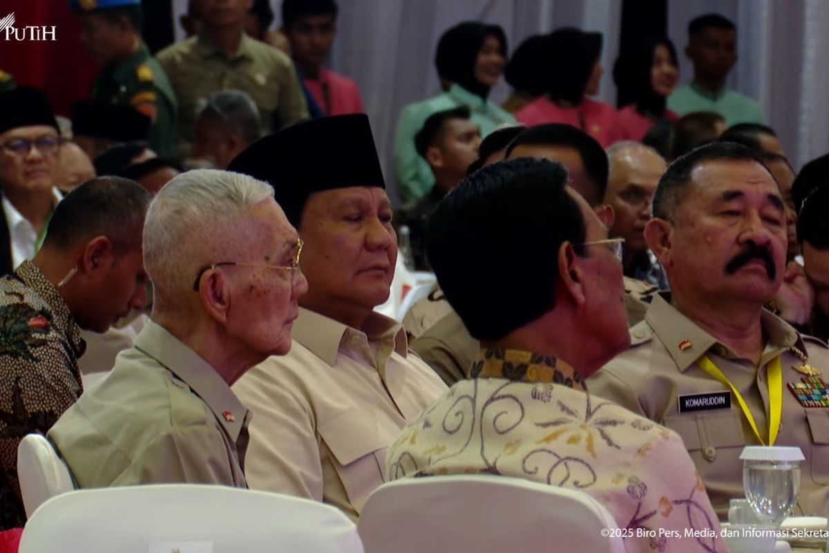 Presiden Prabowo Subianto dan Wapres ke-6 Try Sutrisno duduk semeja di Halal Bihalal Purnawirawan TNI AD (lambeturah.co.id)