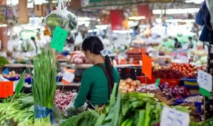 Harga Bahan Pokok Hari Ini Naik Turun, Cek Daftar Terbarunya!