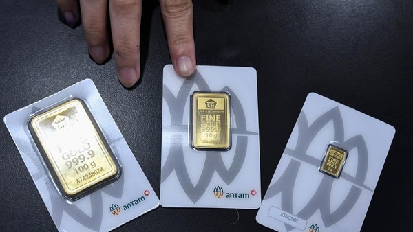 Harga Emas Antam Hari Ini Naik Rp25.000 per Gram