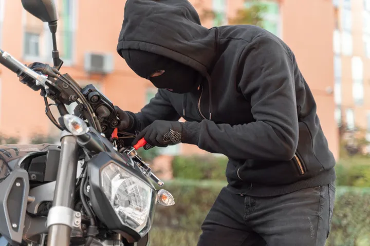 Maling Motor di Kampus Universitas Darma Agung Babak Belur Dihajar Warga