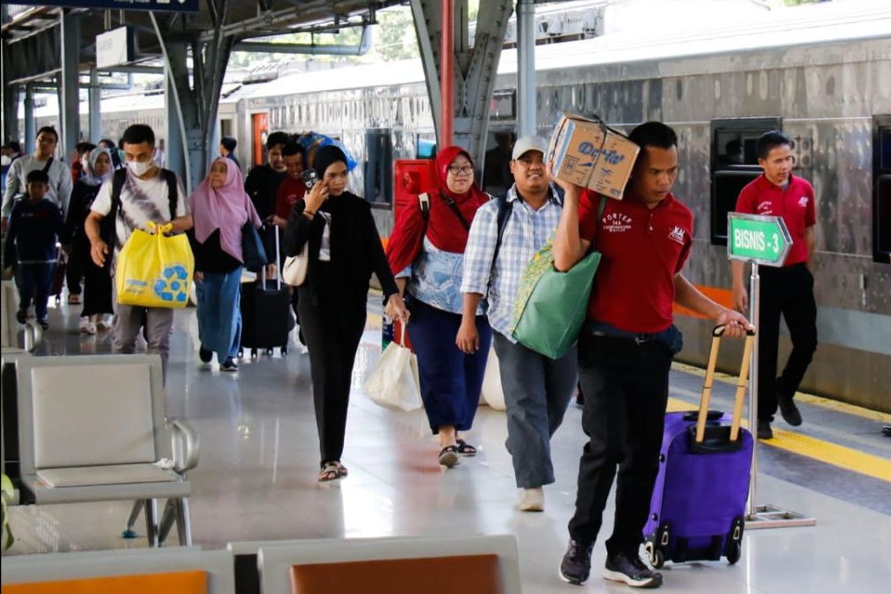 Lonjakan Penumpang Kereta Api saat Libur Panjang Waisak 30.430 Tiket Terjual di Divre I Sumut