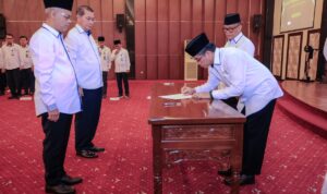 Menaker Yassierli Lantik Sekjen Baru Kemenaker Cris Kuntadi
