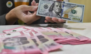 Nilai Tukar Rupiah Melemah Jadi Rp16.461 per Dolar AS