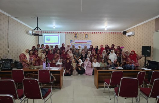 Para peserta guru TK dari berbagai kecamatan di Deli Serdang mengikuti pelatihan Fun Games yang digelar dosen PIAUD UMSU di Aula Akasia Dinas Pendidikan Deliserdang