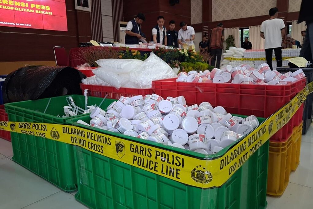 Pabrik Skincare Palsu di Bekasi Gunakan Tepung Tapioka, Omzet Capai Miliaran Rupiah