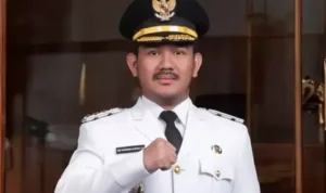 Profil Ade Kuswara Kunang Tokoh Muda Bekasi yang Kini Jadi Bupati