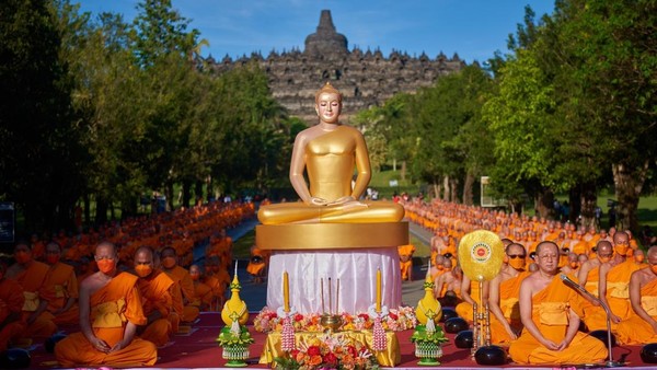 Sejarah dan Arti Penting Hari Raya Waisak bagi Umat Buddha