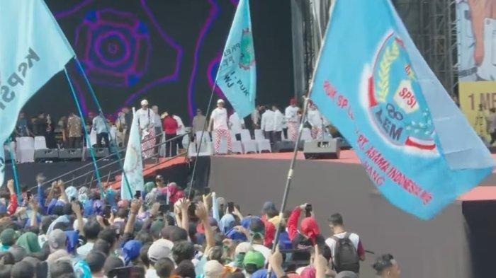 Sejumlah Pejabat Hadiri Acara Hari Buruh Internasional di Lapangan Monas