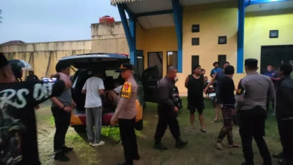 3 Remaja Bersenjata Golok Terlibat Tawuran di Depok, Dibekuk Warga di Depan Stadion