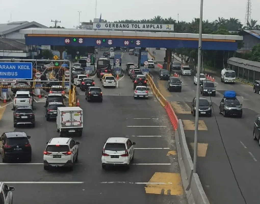 Volume Kendaraan Tol Belmera Meningkat Tajam saat Libur Panjang, Catat 86 Ribu Kendaraan