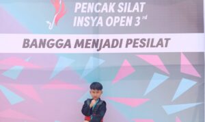 Salah satu pesilat Sumut yang menunjukkan kebolehannya. BP/erwan
