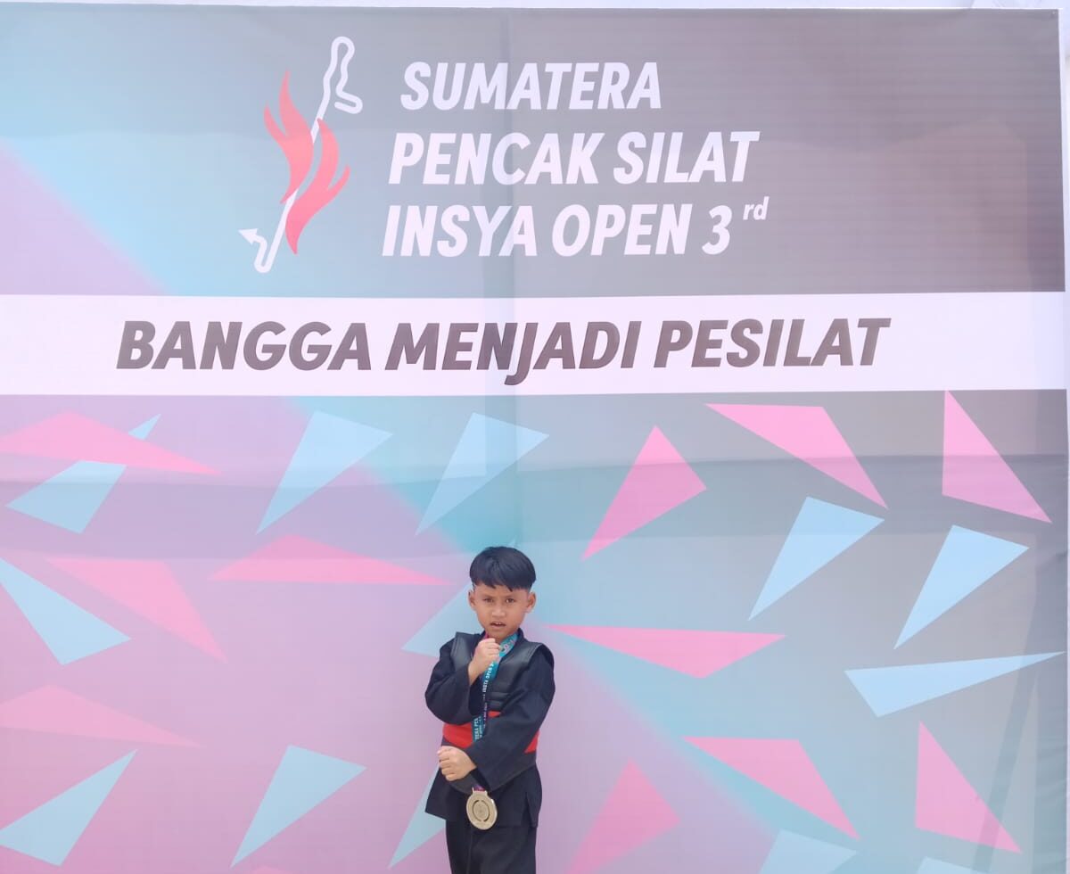 Salah satu pesilat Sumut yang menunjukkan kebolehannya. BP/erwan
