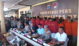 Direktur Reserse Narkoba Polda Sumut bersama dengan Kapolres Pematangsiantar dan Simalungun memaparkan kasus narkotika.(Istimewa).