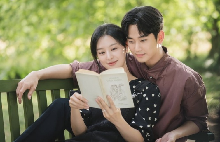 "Queen of Tears": Drama Korea yang Menyatukan Romansa dan Intrik Keluarga Chaebol
