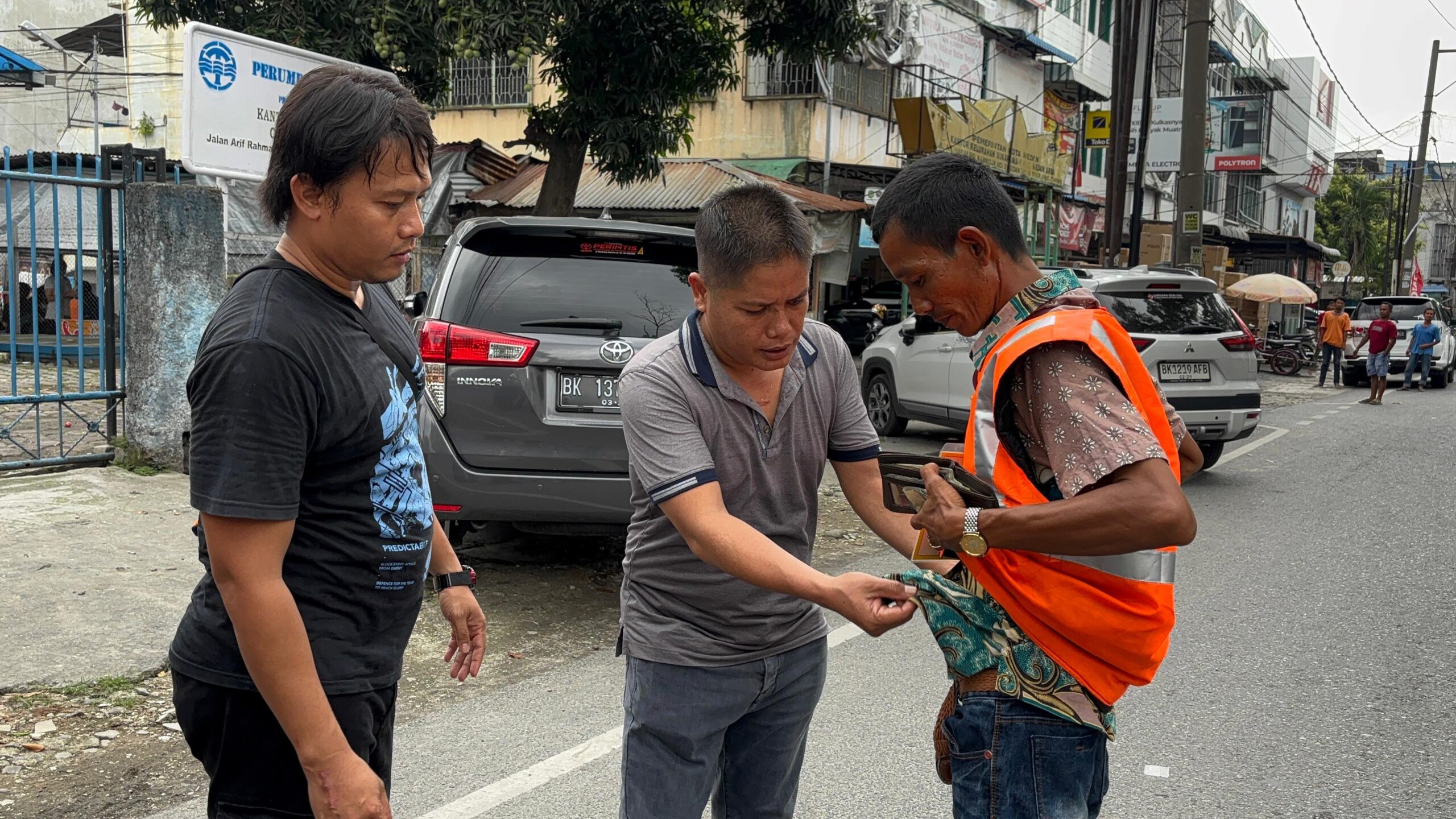 Petugas parkir diperiksa pihak kepolisian.(Istimewa)