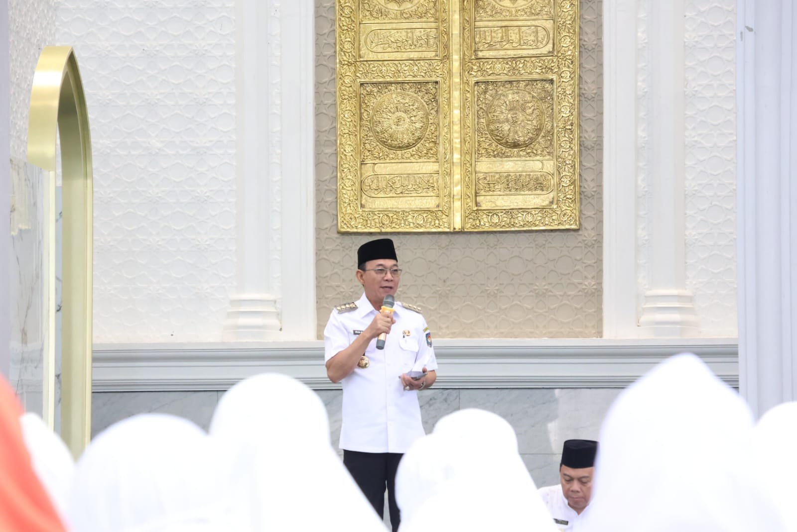 Bupati Tapanuli Selatan H Gus Irawan Pasaribu saat membuka Manasik Haji Tapsel di Masjid Agung Syahrun Nur, Sipirok, Rabu (14/5-25). Foto : BP/Ist