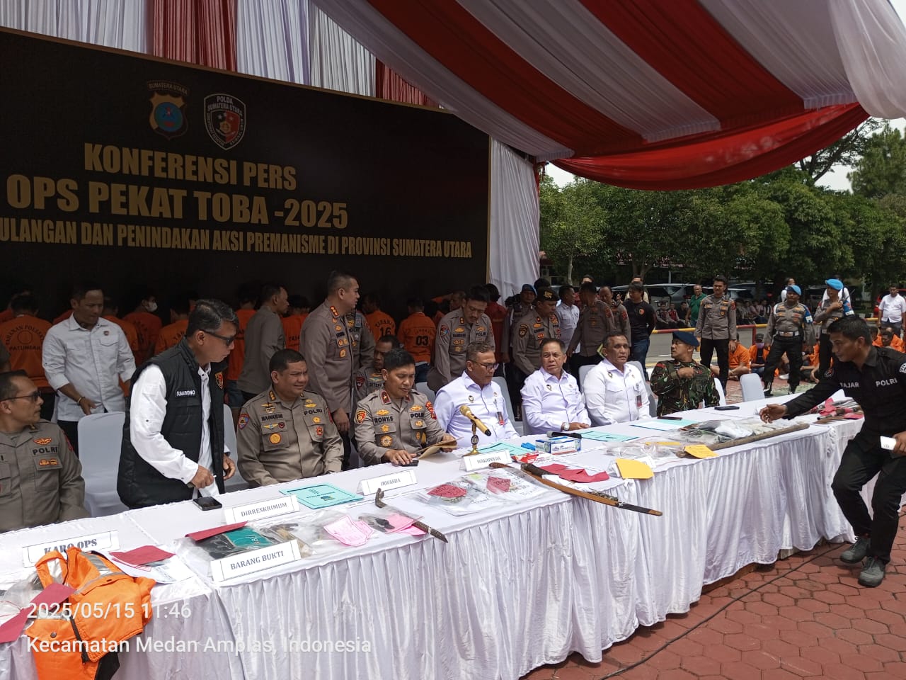 Wakapolda Sumut, Brigjen Pol Rony Samtana bersama dengan Irjen Desman dan pejabat Polda Sumut memaparkan pengungkapan kasus.(Istimewa).