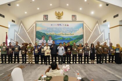 : Kepala BI Perwakilan Sumut bersama Plt Kadisdik dan Badan Pengelola Geopark Toba Caldera.(Istimewa).