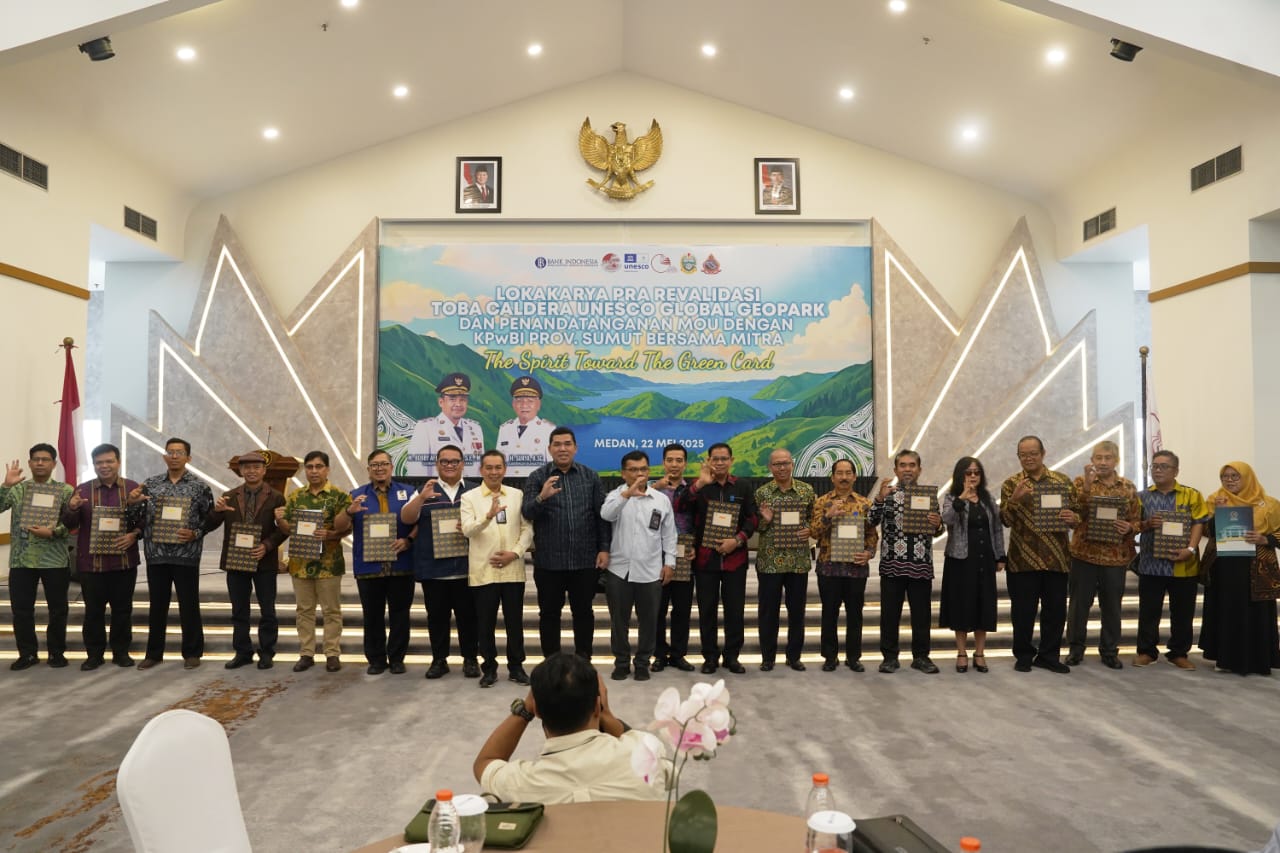 : Kepala BI Perwakilan Sumut bersama Plt Kadisdik dan Badan Pengelola Geopark Toba Caldera.(Istimewa).