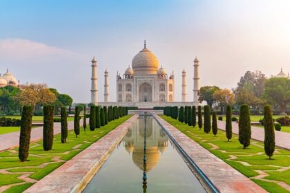 Wisatawan Harus Sabar, Ini 9 Tempat Wisata dengan Antrean Terlama di Dunia