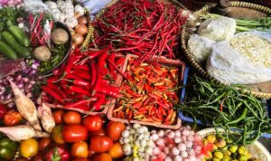 Update Harga Pangan Hari Ini: Cabai dan Bawang Turun, Ikan Naik
