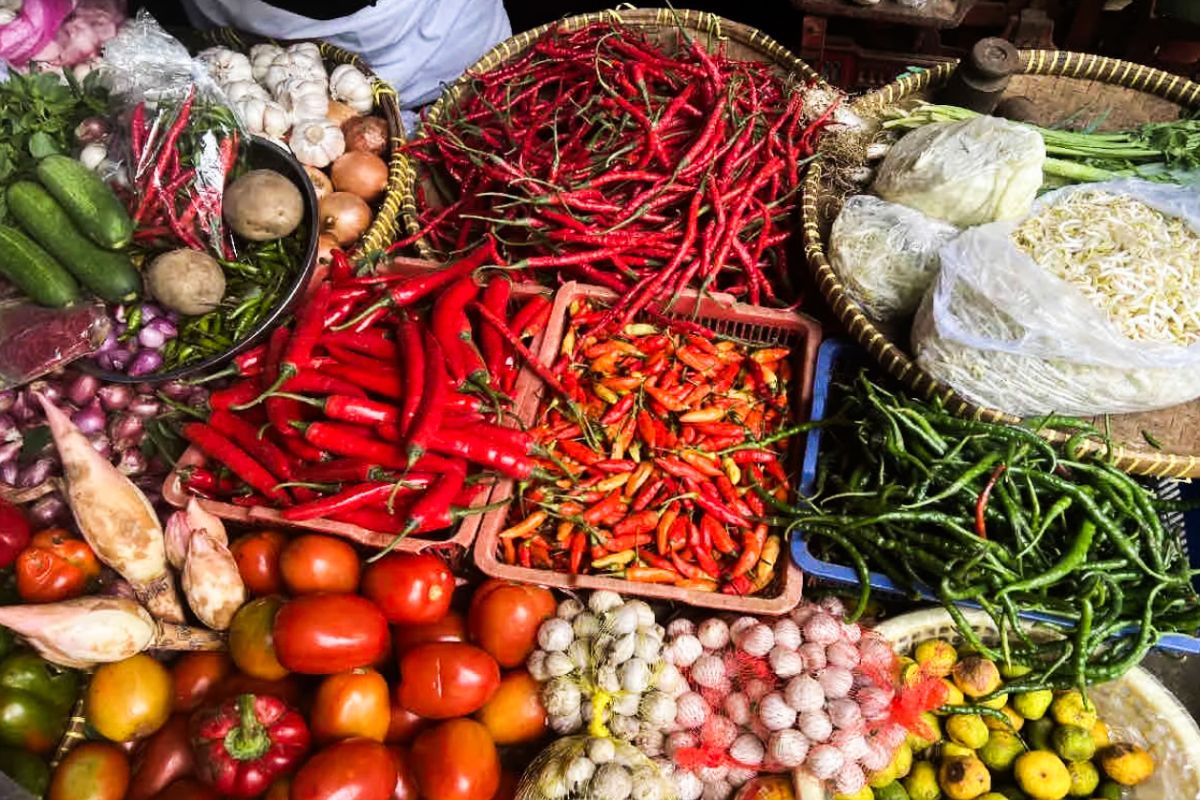 Update Harga Pangan Hari Ini: Cabai dan Bawang Turun, Ikan Naik