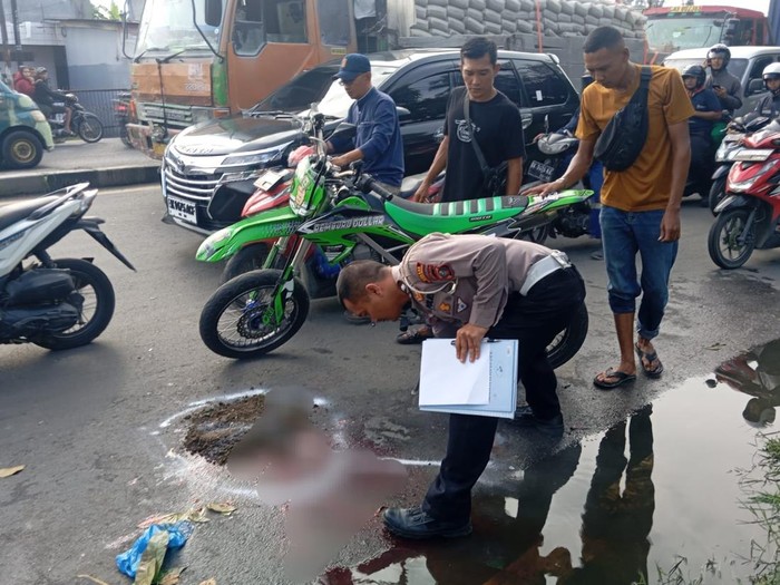 Hindari Lubang, Pemotor Tewas Terlindas di Jalan Yos Sudarso Medan